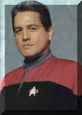 voyager_crew_chakotay1.jpg (53066 Byte)