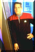 voyager_crew_chakotay3.jpg (50074 Byte)